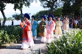 Las actividades turísticas de Hue atraen a un gran número de visitantes. Foto: VNA