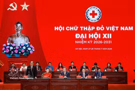 El secretario general del Partido Comunista de Vietnam y presidente del país, To Lam, asiste y participa en el presidium del XII Congreso Nacional de la Sociedad de la Cruz Roja de Vietnam. Foto: VNA