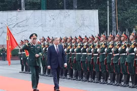 El secretario general del Partido Comunista de Vietnam, To Lam, visita la sede de la Región Militar 7 en Ciudad Ho Chi Minh (Fuente: VNA)