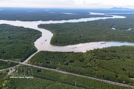 La línea de metro Ben Thanh-Can Gio discurrirá en paralelo a la carretera Rung Sac, contribuyendo a la transformación ecológica de la zona de Can Gio. (Foto: VNA)