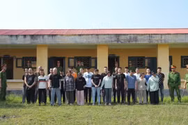 La Policía de la provincia centrovietnamita de Quang Tri desmantela una red de estafas y apropiación indebida de bienes a través de internet, operando de manera organizada y transnacional, deteniendo a 61 personas (Fuente: Ministerio de Seguridad Pública)