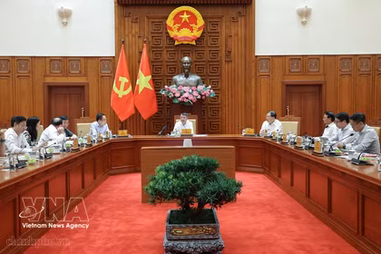 El primer ministro Le Minh Hung preside una reunión sobre los preparativos para el Año APEC Vietnam 2027. (Foto: VNA)
