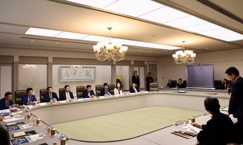 En la reunión entre el viceprimer ministro de Vietnam Nguyen Chi Dung y el alcalde de Nagoya, Hirosawa Ichiro (Fuente: VNA)