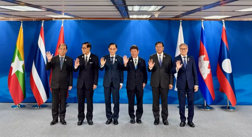 Los cancilleres en la cita (Fuente: Cancillería de Vietnam)