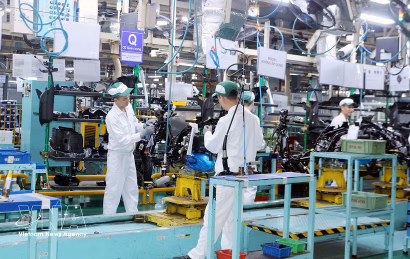 La producción industrial continúa siendo uno de los principales motores de la aceleración económica en los últimos meses del año. Foto: VNA
