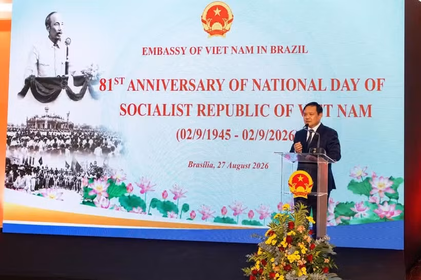 El embajador Bui Van Nghi pronuncia un discurso en la ceremonia de conmemoración. (Foto: Embajada de Vietnam en Brasil)