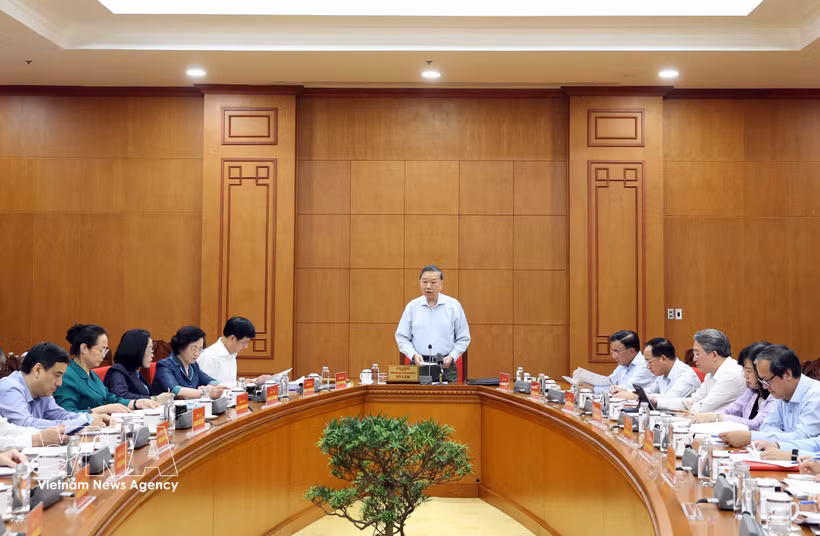 El secretario general del Partido Comunista de Vietnam y presidente del país, To Lam, habla en la cita (Fuente: VNA)
