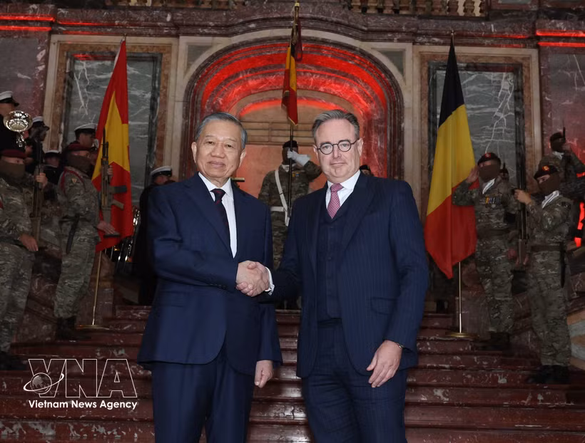 El secretario general del Partido Comunista y presidente de Vietnam, To Lam, y el primer ministro del Reino de Bélgica, Bart De Wever (Fuente: VNA)