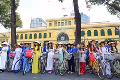 Festival de Ao dai en Ciudad Ho Chi Minh fascina al público y turistas