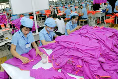 Mercado doméstico, futuro prometedor para empresas vietnamitas de prendas de vestir