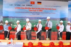 Inician construcción de planta eólica en provincia de Vietnam