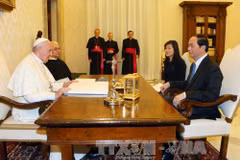 Papa Francisco afirma deseo de Vaticano de promover relaciones con Vietnam