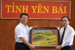 Delegación de Comisión china de Asuntos Étnicos visita provincia norvietnamita 