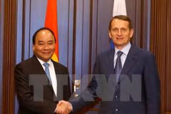 Primer ministro de Vietnam continúa visita en Rusia