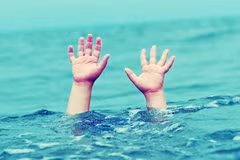 Dong Thap populariza habilidades de natación para niños