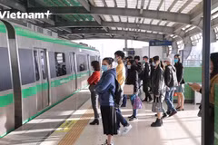 Línea ferroviaria Cat Linh-Ha Dong se convierte en medio de transporte ideal para ir al trabajo