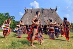 Guol – casa sagrada del pueblo de Co Tu en provincia de Quang Nam