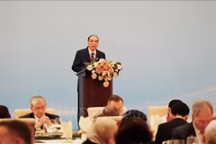 El exsecretario general del Partido Comunista de Vietnam, Nong Duc Manh, habla en el evento. (Foto: VNA)