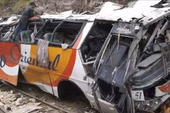  Reportan 11 muertos en grave accidente de tráfico en Filipinas