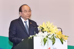 Premier vietnamita llama a unir esfuerzos por un mundo resiliente 