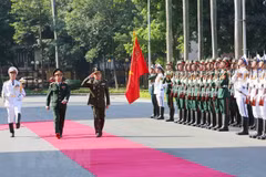 Delegación del Ejército Real de Camboya visita Vietnam