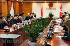 Vietnam y Suiza impulsan cooperación en energía limpia