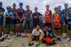 Encuentran con vida a equipo infantil de fútbol atrapado en cueva de Tailandia