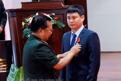 Laos entrega Orden de Trabajo a empresa mixta con Vietnam