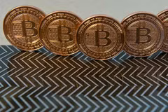 Tailandia prohíbe transacciones bancarias vinculadas con dinero digital