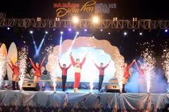 Celebran en Da Nang programa en saludo al verano 2018