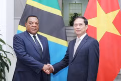 Vietnam promoverá entrada de productos y servicios tanzanos en mercados de ASEAN