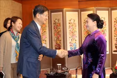 Máxima legisladora de Vietnam se reúne con chaebol surcoreanos
