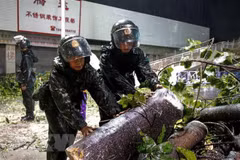 Tifón Mangkhut deja grandes pérdidas humanas y económicas en Filipinas, China y Hong Kong