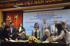 Vietnam y EE.UU. firman documento de cooperación en medicina 