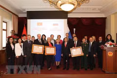 Tres universidades rusas reciben Orden de Amistad de Vietnam 