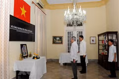 Efectúan en Cuba homenaje póstumo al ex secretario general Do Muoi 