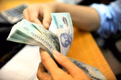 Incrementan salario básico de empleados públicos y oficiales de Vietnam 