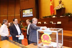 Legisladores vietnamitas emiten votos de confianza en cuarta jornada del VI período de sesiones