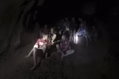 Líderes mundiales elogian milagroso rescate de equipo de fútbol infantil de Tailandia 
