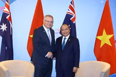 Premier de Vietnam sostiene en Singapur encuentros bilaterales con dirigentes mundiales 