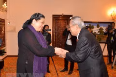 Vicepresidenta del Parlamento de Vietnam recibida por dirigentes camboyanos 