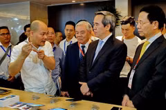 Vietnam debe empeñarse en impulsar desarrollo de economía digital, sostiene experto 