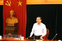 Ministro vietnamita de Ciencia y Tecnología recibe al presidente ejecutivo del Foro Económico Mundial