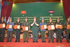 Entregan premios a ganadores de concurso de escritura sobre relaciones Vietnam-Camboya