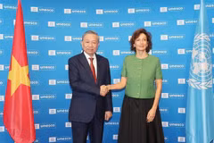 El secretario general del Partido Comunista y presidente de Vietnam, To Lam, se reúne con la directora general de la UNESCO, Audrey Azoulay. (Foto: VNA)