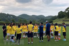 Selección femenina de fútbol de Vietnam entrena en Japón