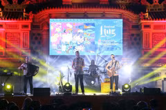 Festival Hue 2022 capta atención de visitantes por actuaciones artísticas