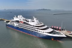 Provincia vietnamita de Quang Ninh recibe a crucero de cinco estrellas 