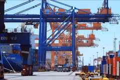 Vietnam reporta superávit comercial en primeros cuatro meses de 2022