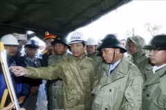 Presidente inspecciona labores para superar secuelas de tormentas e inundaciones en Da Nang